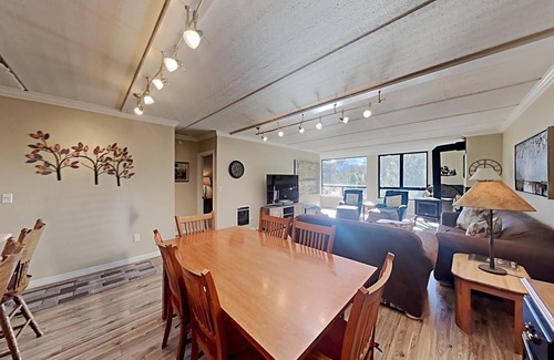 Mammoth Lakes Condo | Spacious 3 Bed 3 Bath Condo with 3 Spas and Great View - Just Steps Away from Ski Adventure! (Unit 310 at 1849) by RedAwning