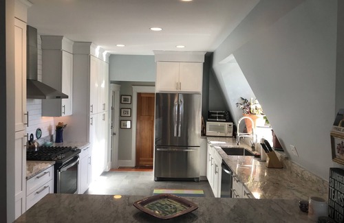 Jamestown Apartment | Spacious 3 Bedroom Apartment for Rent - In Town Location