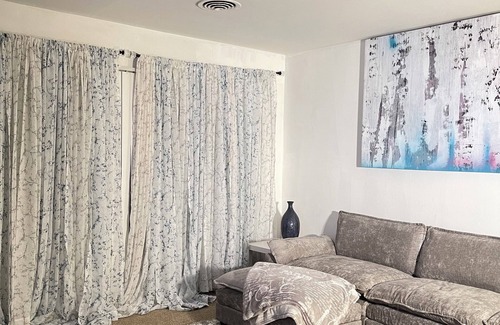 Oxon Hill Apartment | Spacious 3-bedroom apartment with WiFi and AC in superb Oxon Hill