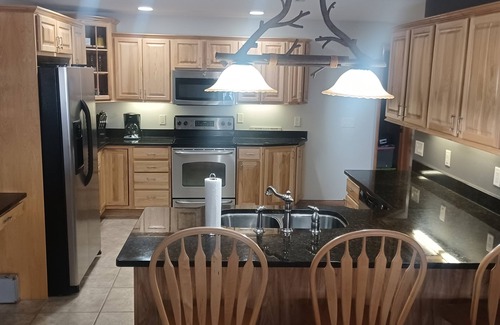 Arkdale Condo | Spacious 3 Bedroom Condo at Northern Bay Resort. Lake, beach, golf, pool & more.