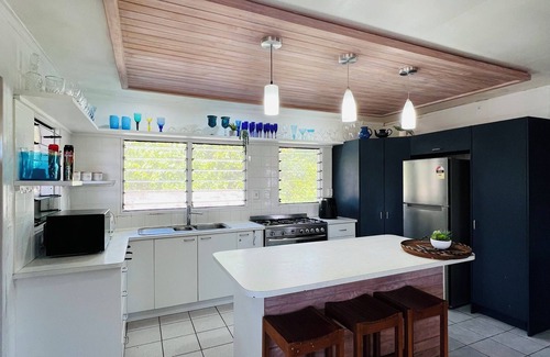 Apia House | Spacious 3 bedroom home, 10min to town. Wifi & AC available!