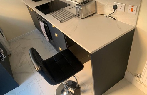 Welford House | Spacious 3-Bedroom Terrace House with in Clarendon Park Leicester