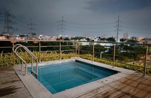 Agara Apartment | Spacious 3 BHK on high flr with Sunset , Lake View