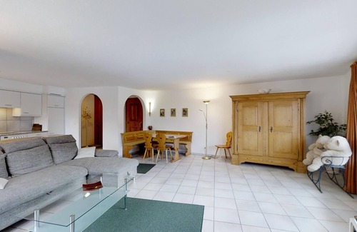 Silvaplana Apartment | Spacious 3½-room apartment on the second floor, ca.