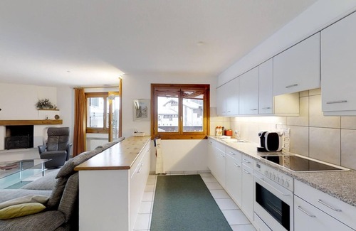 Silvaplana Apartment | Spacious 3½-room apartment on the second floor, ca.