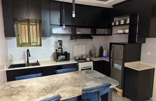 Gitarama Apartment | Spacious 3BDR Flat in Vibrant Kigali City/Free Parking + WiFi/Nice Mountain View