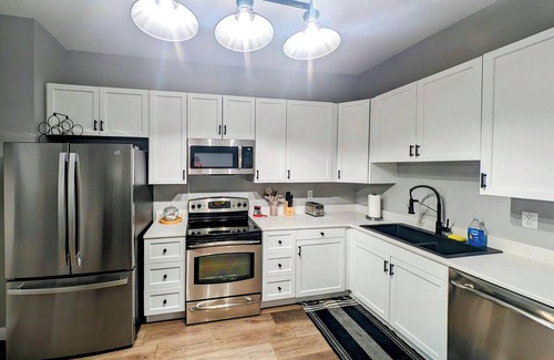 Custer House | Spacious 3BR Home w/Deck – Right in Downtown Custer, Shops & Dining!