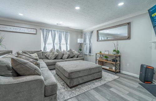 Lithia Springs House | Spacious 3BR with Game Room and Fenced Yard Near Six Flags and Braves