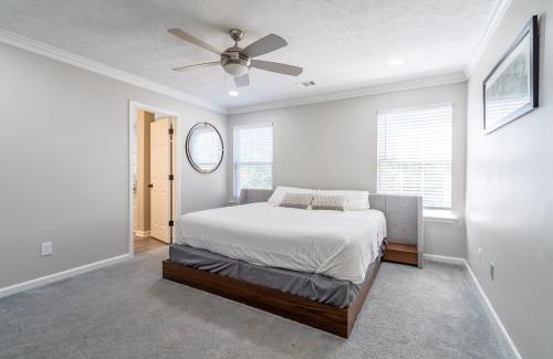 Lithia Springs House | Spacious 3BR with Game Room and Fenced Yard Near Six Flags and Braves