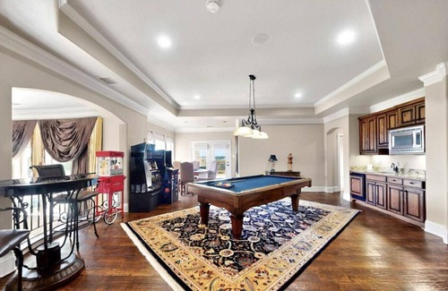 Forney House | Spacious 4.5-Acre Estate Near Dallas w/Pool, Spa, Theater, Gym & Guest House