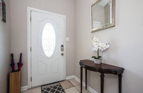 Fillmore House | SPACIOUS 4 BED/3 BATH HOME NEAR CITY PARK !!!!