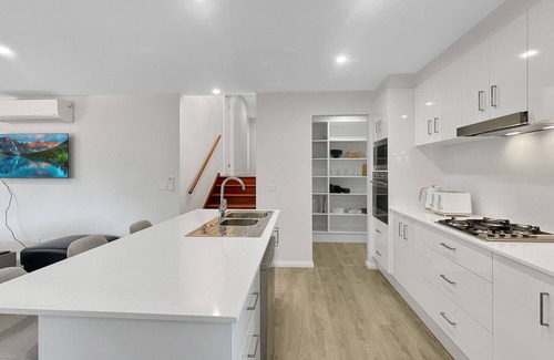 Batemans Bay House | Spacious 4-Bed House Near Batemans Bay Centre