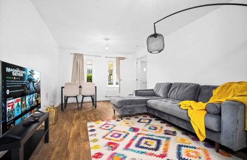 Welford House | Spacious 4-Bed House in Leicester/Free parking