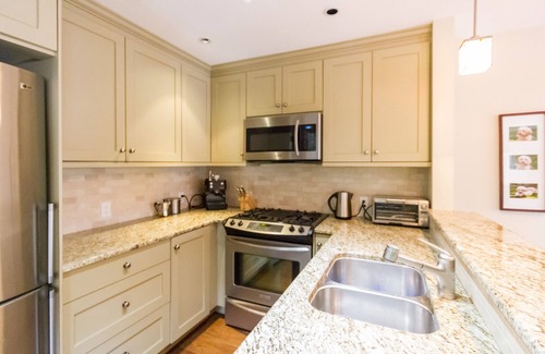 Upper Village House | Spacious 4 Bed, Private Hot Tub, Garage, Walk to Slopes, Sleeps 8