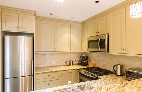 Upper Village House | Spacious 4 Bed, Private Hot Tub, Garage, Walk to Slopes, Sleeps 8