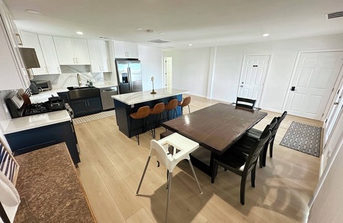 Birds Landing House | Spacious 4-bedroom Waterfront house with WiFi AC in charming Bethel Island