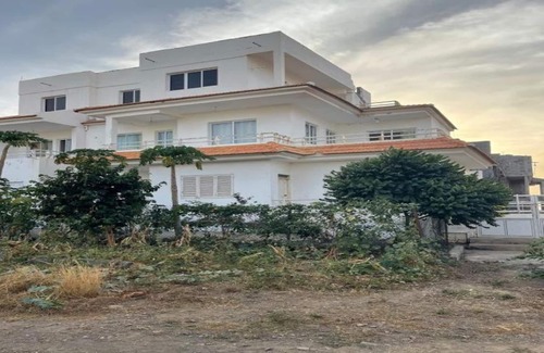 Tarrafal Apartment | Spacious 4-bedroom apartment in serene Tarrafal with WiFi