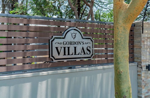 Goromonzi Villa | Spacious 4-bedroom apartment with WiFi, fitness room in enjoyable Harare