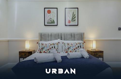 Peterborough House | Spacious 4-Bedroom City Centre Houses, Sleeps 8 With Parking For 3 Cars