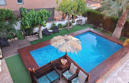 Lliria Ski Chalet | Spacious 4-bedroom chalet with fitness room and AC in Llíria