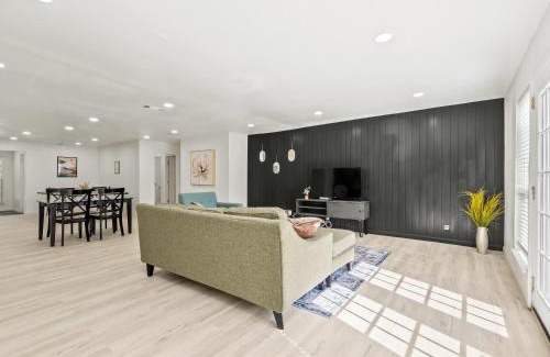 McKinney House | Spacious 4 Bedroom Family Retreat in the Heart of McKinney, TX