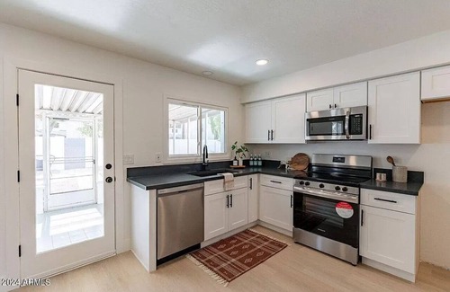 Tempe House | Spacious 4-bedroom Full New Remodeled Tempe House Near ASU & Airport