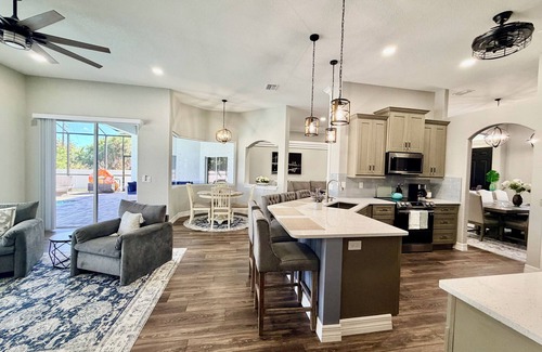 North Port House | Spacious 4-bedroom house with pool, close to beaches, shopping and restaurants