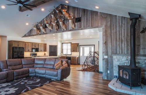 Two Rivers House | Spacious 4-bedroom house with WiFi, in Two Rivers WI, 30 miles from the draft