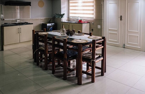 Germiston House | Spacious 4-bedroom house in tranquil Germiston with WiFi