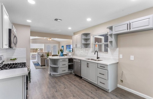 Spring Branch West House | Spacious 4-bedroom house in Prime Location!