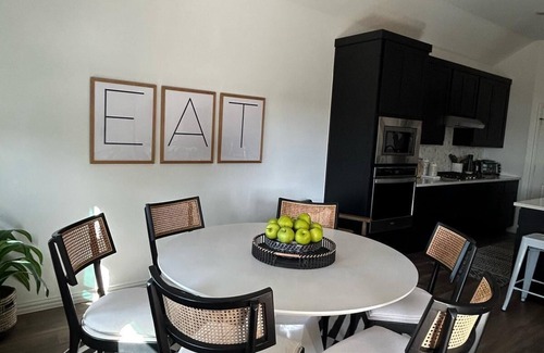 Melissa House | Spacious 4-bedroom house in charming Melissa with AC