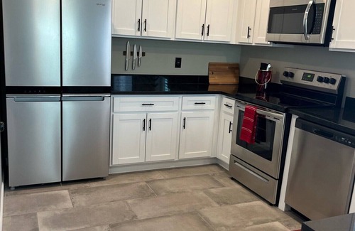 Encanto House | Spacious 4-bedroom house in Midtown Phoenix with fenced yard. Close to airport.