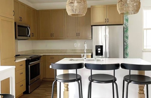 Makaha Valley House | Spacious 4-bedroom house 5 minutes from beach