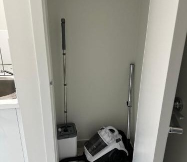 Sunbury Villa | Spacious- 4-bedroom house near Airport