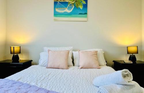 Sunbury Villa | Spacious- 4-bedroom house near Airport