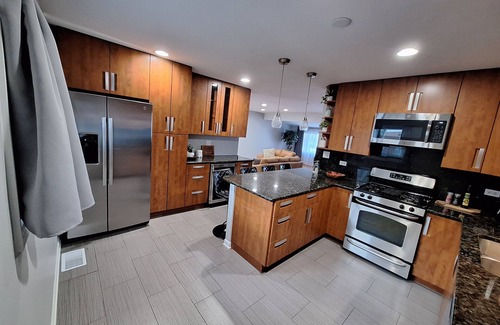 Des Plaines House | Spacious 4-bedroom house in charming Des Plaines with AC, WiFi