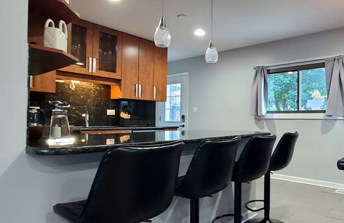 Des Plaines House | Spacious 4-bedroom house in charming Des Plaines with AC, WiFi