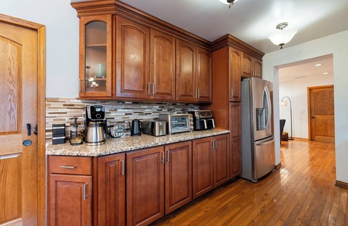 Des Plaines House | Spacious 4-bedroom house in amazing Des Plaines with WiFi, AC