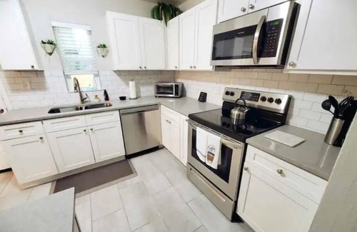 Cedar Hills House | Spacious 4 bedroom home with outdoor space!