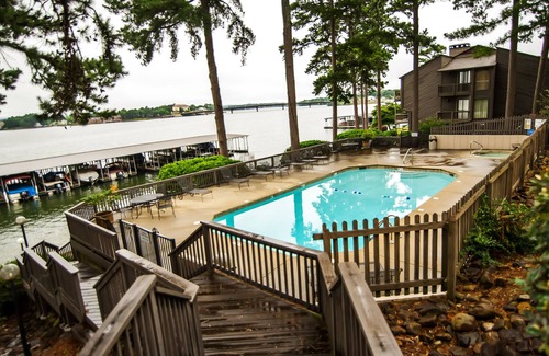 Lake Hamilton Condo | Spacious 4 Bedroom Family LAKE Condo @ Southshore! | POPULAR!