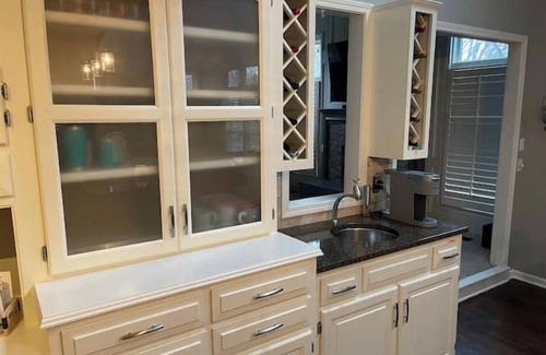 Overland Park House | Spacious 4 BR house; quiet suburb with amazing hwy access!