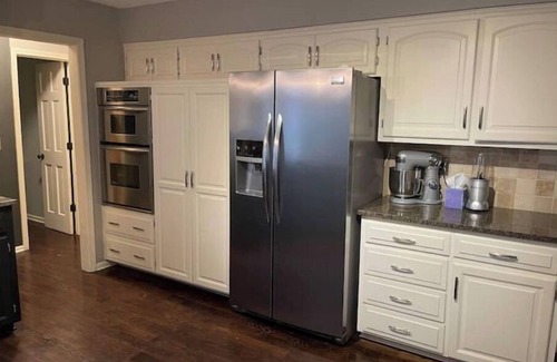 Overland Park House | Spacious 4 BR house; quiet suburb with amazing hwy access!