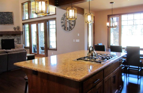 Cle Elum House | Spacious 4300 sf w/FUN Garage Game Room, Double Fairway Golf View, 3 King Beds