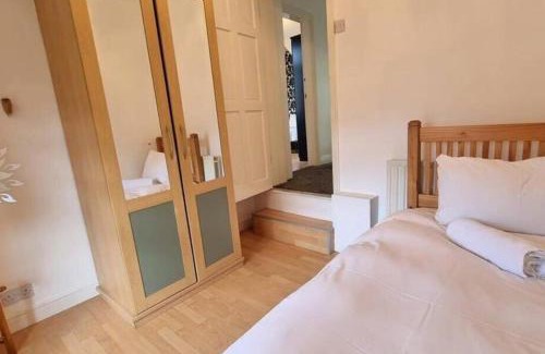 Manchester House | Spacious 4BD with great links to Manchester centre