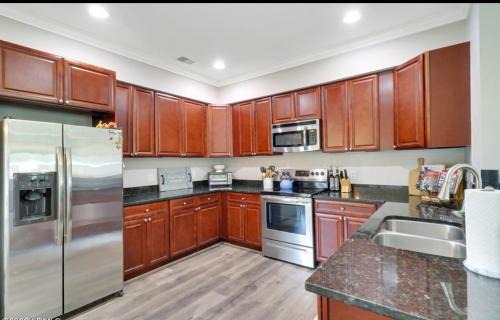 Burton House | Spacious 4Bdr house 15 Mins From Parris Island and Downtown Beaufort