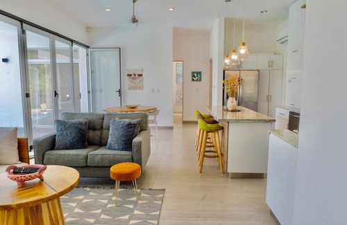 Sardinal House | Spacious 4bedroom villa plus 2 bedroom guest house same property.