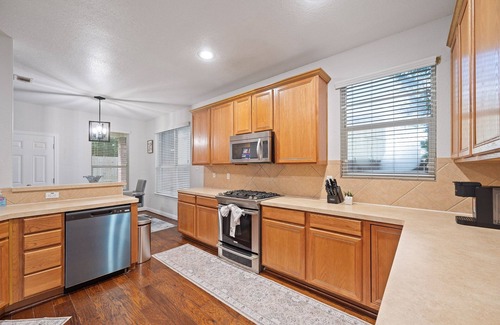 Spring House | Spacious 4BR/2.5BA Spring, TX Home in Quiet Cul-de-Sac