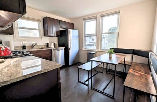 North Ironbound House | Spacious 4BR/2BA | 7Min > EWR | 20-40Min > NYC