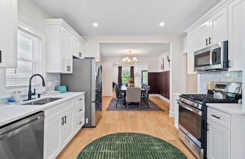 Kamm's Corners House | Spacious 4BR in Kamm’s Corners Cleveland | Game Room | Sleeps 9