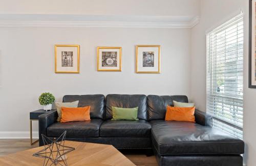 Tulane - Gravier House | Spacious 4br Mid-city Home With Pool & Balcony